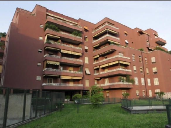 Monza – Ampio Appartamento – Via C. Rota