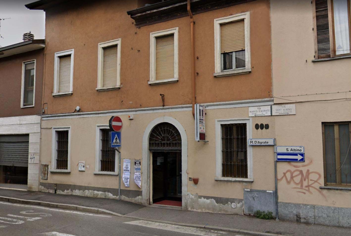 Monza – Negozio – Via Marco d’Agrate