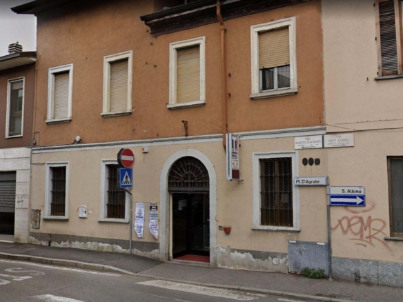 Monza – Negozio – Via Marco d’Agrate