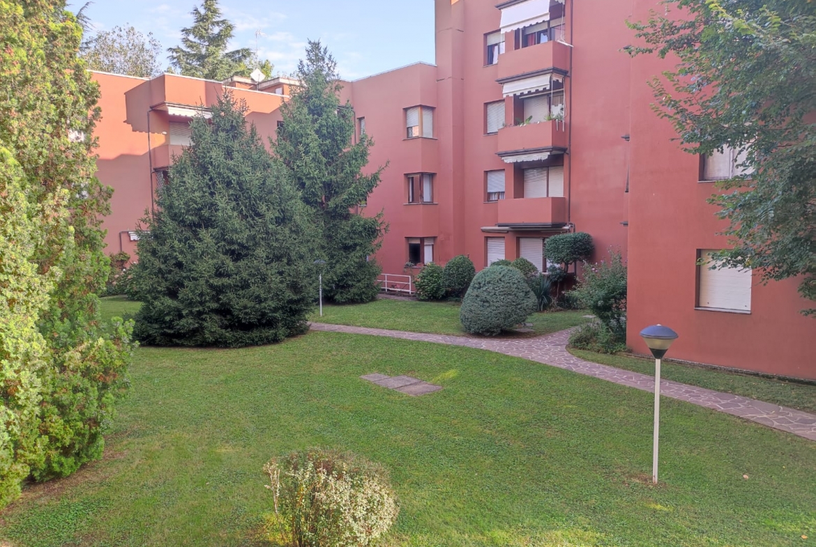 Sovico, Tre locali in palazzina