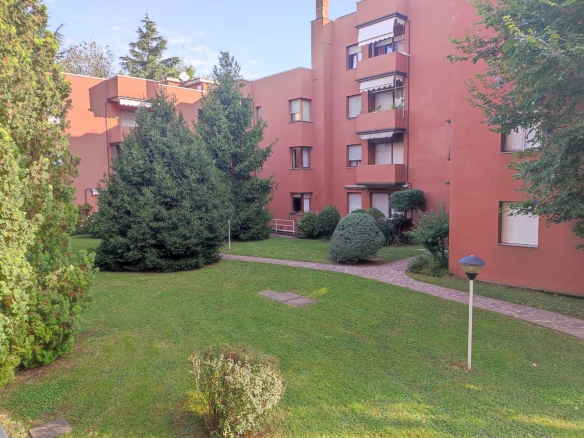 Sovico, Tre locali in palazzina