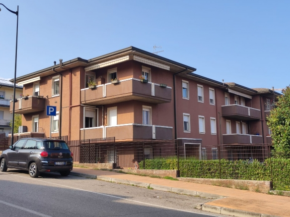 Desenzano del Garda, Due Locali e Box