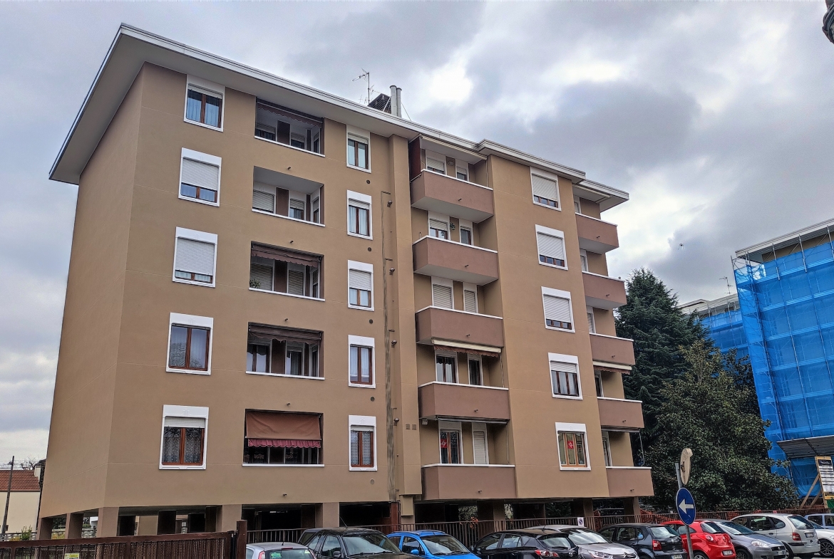 Varedo, Ultimo piano quattro locali di 130mq