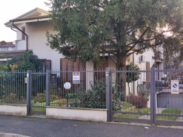 Seregno, Porzione di Villa Bifamiliare
