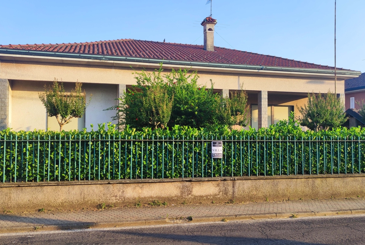 Triuggio, Villa con giardino e terreno edificabile